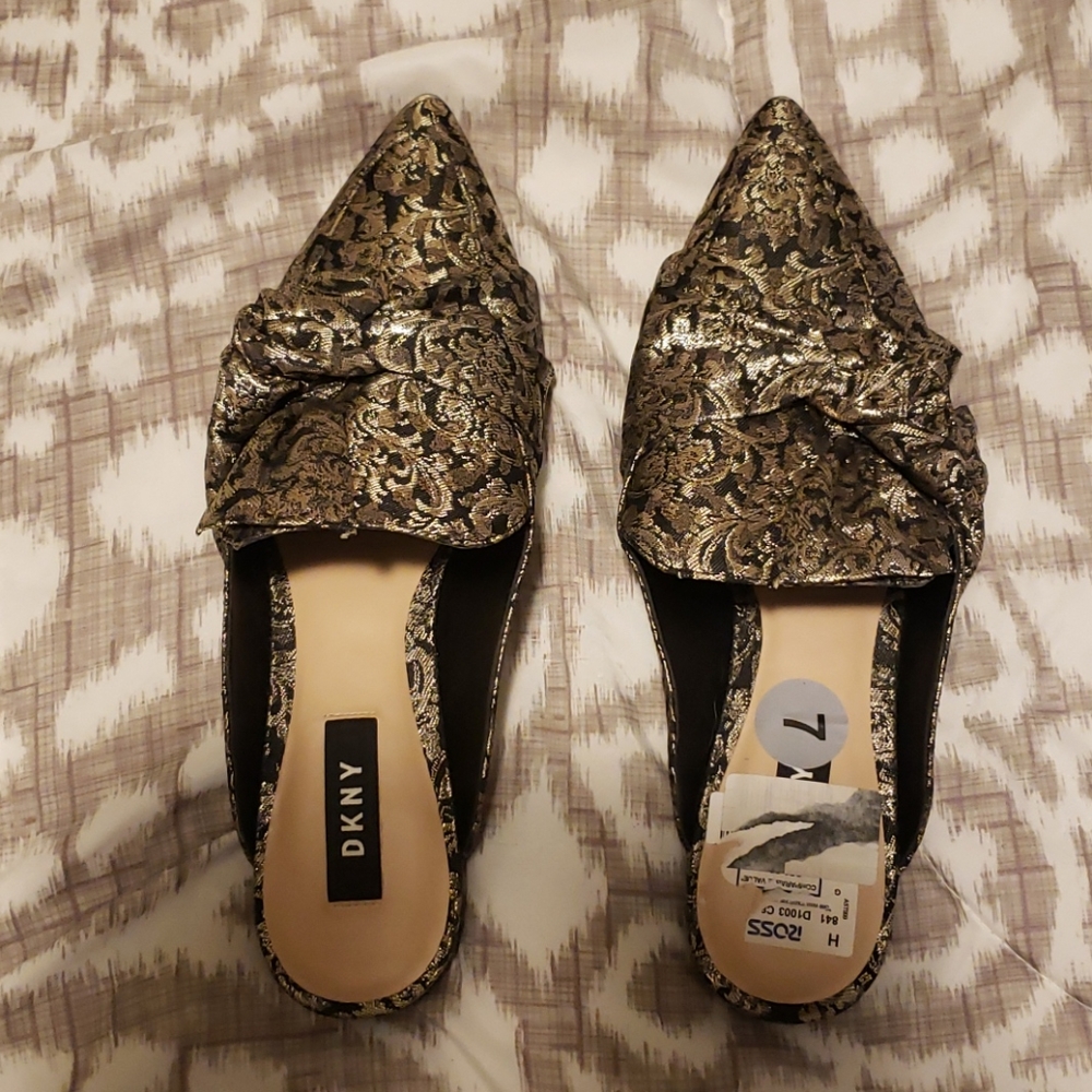 NWOT DKNY Mules